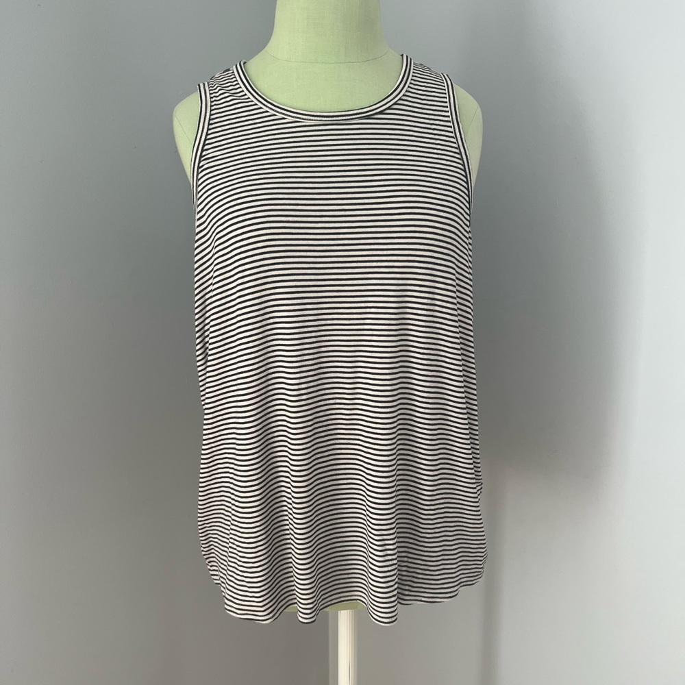 Old Navy Striped Black and White Sleeveless Top